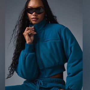 ALO Yoga Polar Fleece Cropped Wintry Mix Jacket in Eclipse Blue - XS
